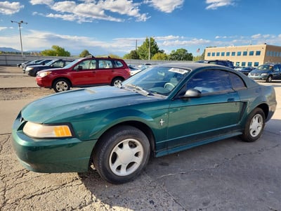 1FAFP4044YF****** 2000 Ford Mustang