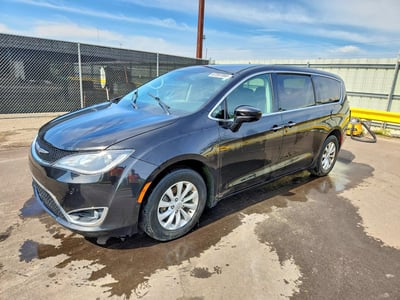 2C4RC1FG0KR****** 2019 Chrysler Pacifica