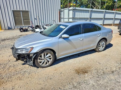 1VWBA7A32JC****** 2018 Volkswagen Passat