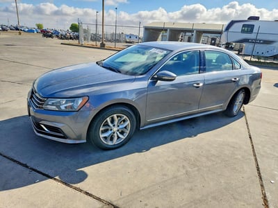1VWAT7A34HC****** 2017 Volkswagen Passat
