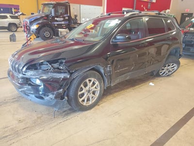 1C4PJMCB8HW****** 2017 Jeep Cherokee
