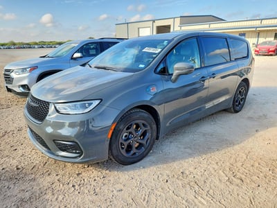 2C4RC1S7XNR****** 2022 Chrysler Pacifica