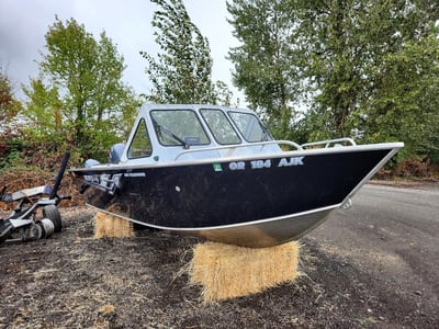 HEW3493***** 2003 Hewes Craft Searunner