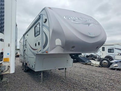5SFSG2926BE****** 2011 Heartland RV Sundance TT