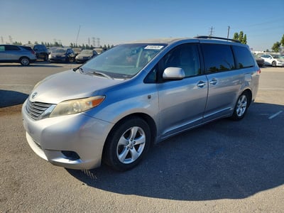 5TDKK3DC4CS****** 2012 Toyota Sienna