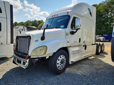3AKJGLD5XGS****** 2016 Freightliner Cascadia 125