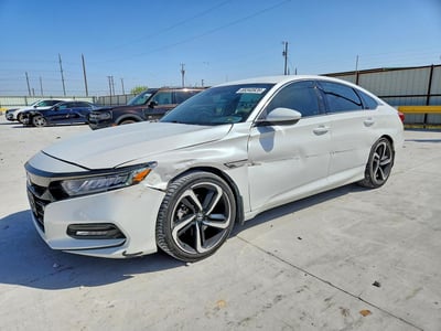 1HGCV1F32JA****** 2018 Honda Accord