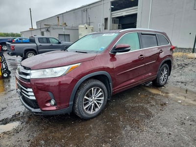 5TDJZRFH7HS****** 2017 Toyota Highlander