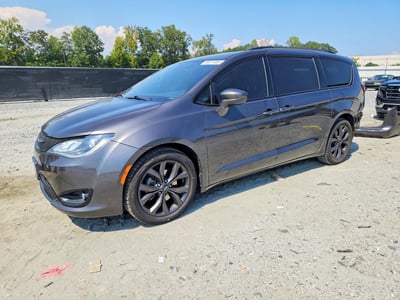 2C4RC1BG8JR****** 2018 Chrysler Pacifica