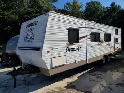 1EC1F302942****** 2004 Fleetwood Enterprises Prowler