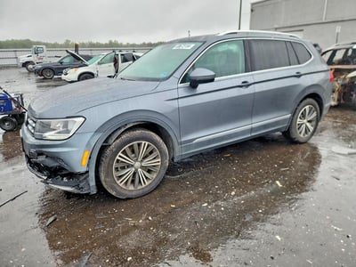 3VV2B7AX9JM****** 2018 Volkswagen Tiguan