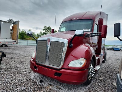 1XKYDP9X7KJ****** 2019 Kenworth T680