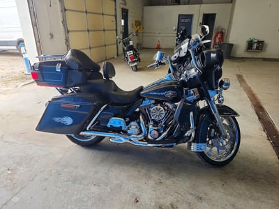 1HD1FCM13CB****** 2012 Harley-Davidson FLHTCUI