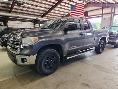 5TFUM5F16HX****** 2017 Toyota Tundra