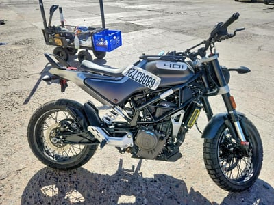 MD2JUJ407MC****** 2021 KTM Vitpilen 401/svartpilen 401