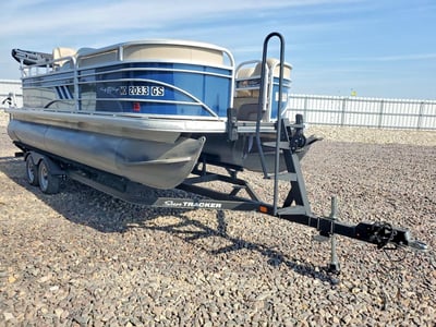 BUJ5660***** 2022 Sun Tracker Boat&trlr