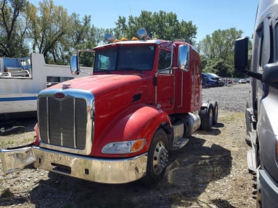 1XPVDP9X9GD****** 2016 Peterbilt 384