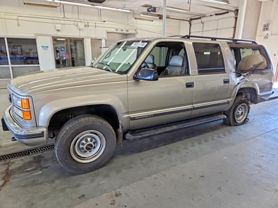 3GKGK26J5XG****** 1999 GMC Suburban
