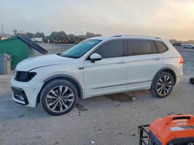 3VV5B7AX2JM****** 2018 Volkswagen Tiguan