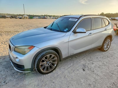 WBAVM1C51FV****** 2015 BMW X1