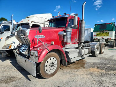 1XKWD69X1XJ****** 1999 Kenworth W900