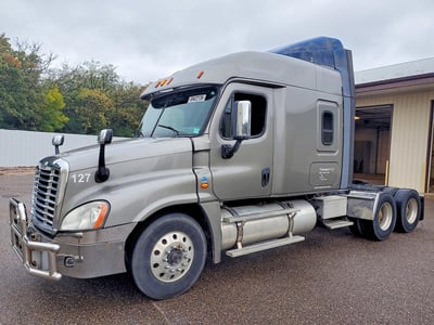 1FVXGF005FL****** 2015 Freightliner Cascadia 125