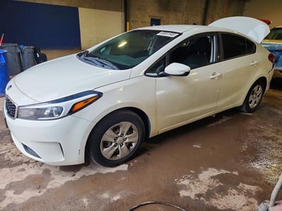 3KPFK4A72HE****** 2017 Kia Forte