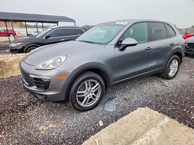 WP1AA2A25JK****** 2018 Porsche Cayenne