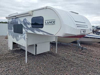 178*** 2021 Camper Lance 825