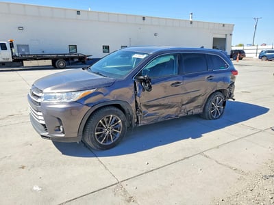 5TDJZRFHXKS****** 2019 Toyota Highlander