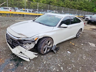 1HGCV1F97JA****** 2018 Honda Accord