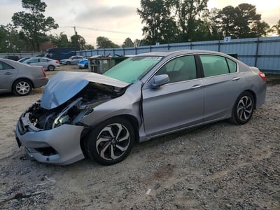 1HGCR2F88HA****** 2017 Honda Accord