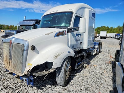 1XKYD49XXHJ****** 2017 Kenworth T680