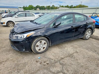 3KPFK4A72HE****** 2017 Kia Forte