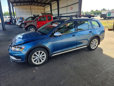 3VWH17AU2HM****** 2017 Volkswagen Golf Alltrack