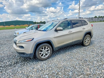1C4PJLCS8FW****** 2015 Jeep Cherokee