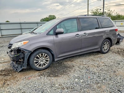 5TDYZ3DC7KS****** 2019 Toyota Sienna
