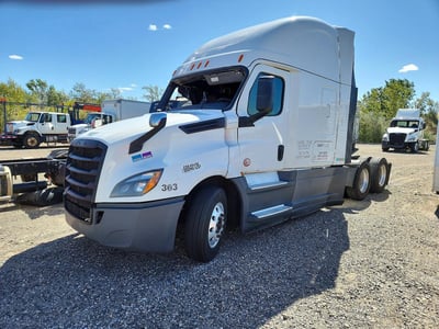 1FUJHHDR0LL****** 2020 Freightliner Cascadia 126