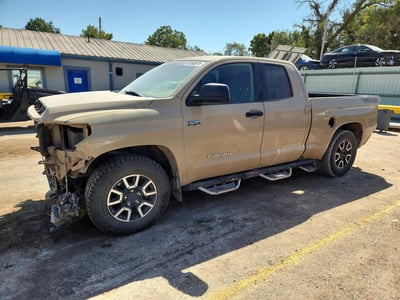 5TFUW5F19JX****** 2018 Toyota Tundra