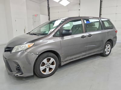 5TDZZ3DCXJS****** 2018 Toyota Sienna