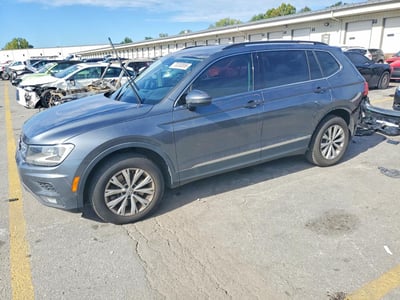 3VV3B7AX2JM****** 2018 Volkswagen Tiguan