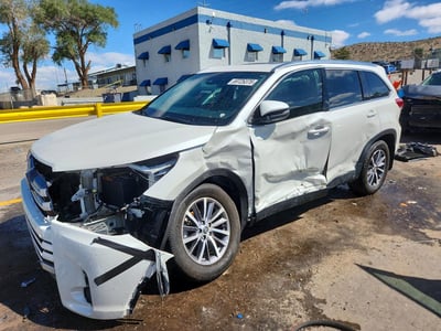 5TDJZRFH9KS****** 2019 Toyota Highlander