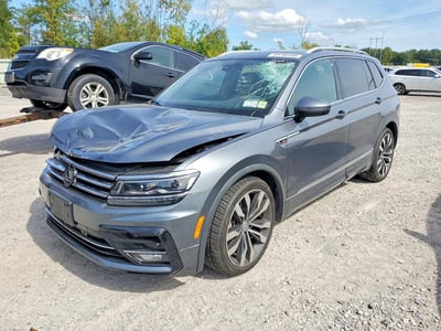 3VV4B7AX9JM****** 2018 Volkswagen Tiguan