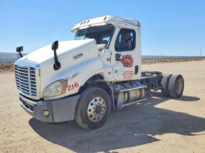 3AKBGDD57GS****** 2016 Freightliner Cascadia 125