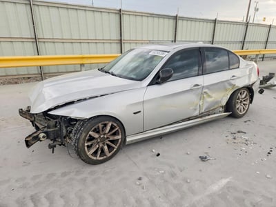 WBAPH77509N****** 2009 BMW 3 Series
