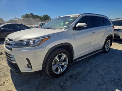5TDYZRFHXHS****** 2017 Toyota Highlander