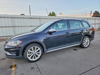 3VWM17AU3KM****** 2019 Volkswagen Golf Alltrack