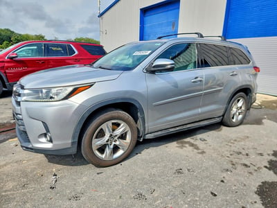 5TDDZRFH6HS****** 2017 Toyota Highlander