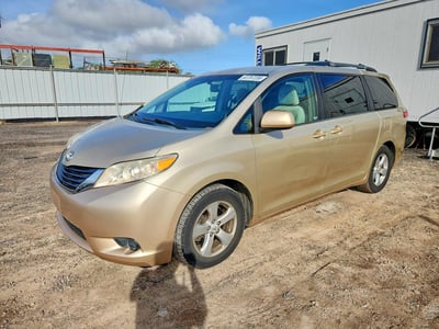 5TDKK3DC8ES****** 2014 Toyota Sienna