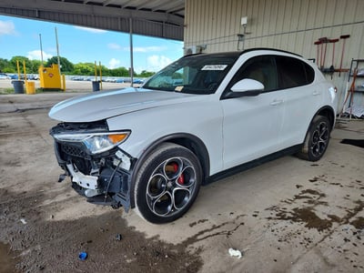 ZASPAKBN8P7****** 2023 Alfa Romeo Stelvio